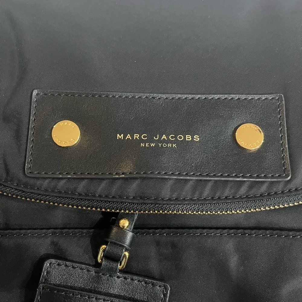 Marc Jacobs Black Shoulder Bag with Gold Accents - Picture 4 of 5